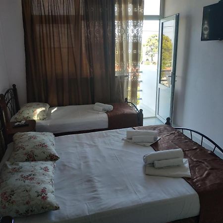 Guest House U Antoniny Gagra Exterior photo