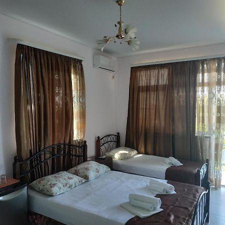 Guest House U Antoniny Gagra Exterior photo