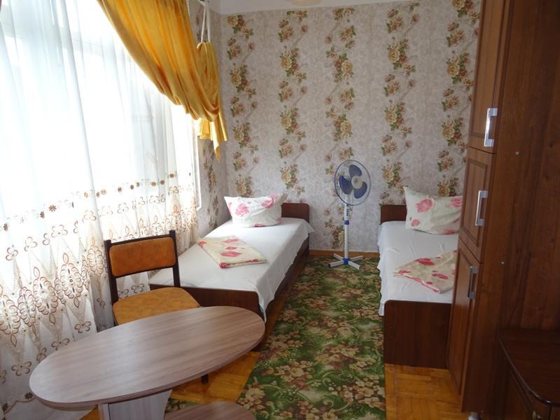 Guest House U Antoniny Gagra Exterior photo