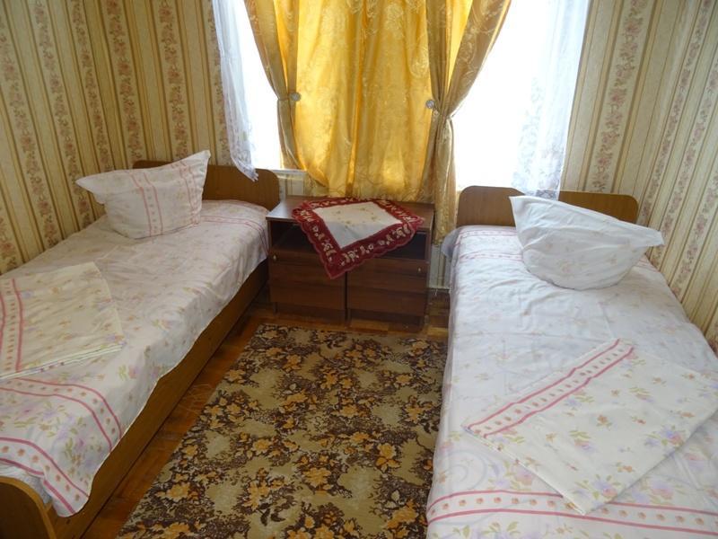 Guest House U Antoniny Gagra Exterior photo